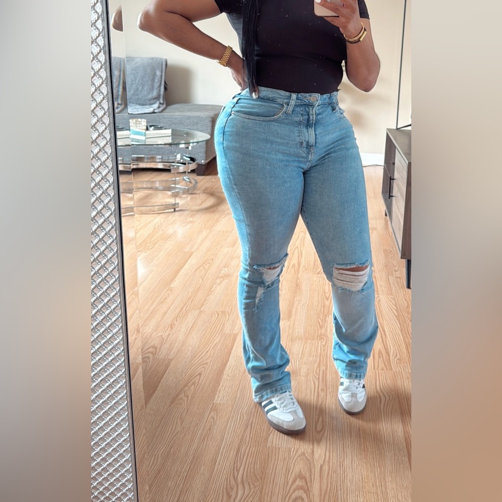 Forever 21 Light Blue Ripped Jeans Size 27